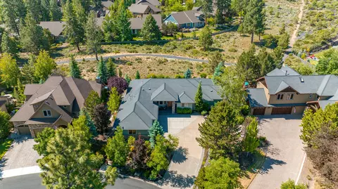 19465 Golden Meadow Loop, Bend, OR 97702 photo 3