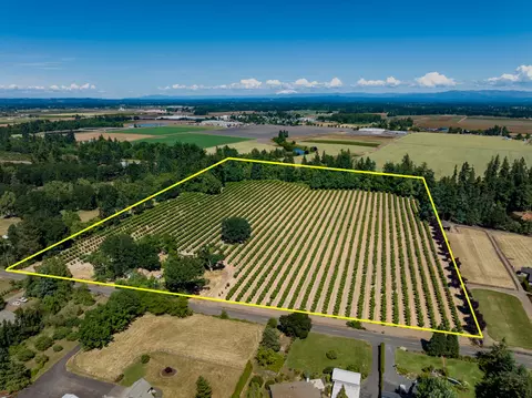 20612 Olmstead Rd NE, Aurora, OR 97002