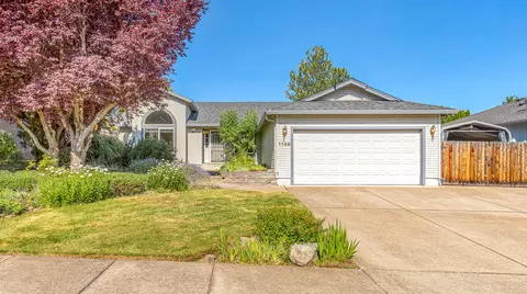 1139 Valley View Dr, Medford, OR 97504
