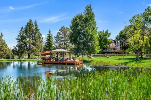 18970 Pinehurst Rd, Bend, OR 97703