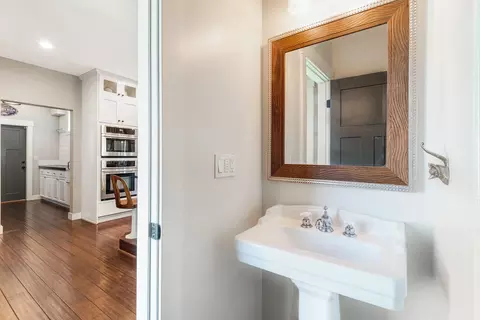 454 NE Burnside Ave, Bend, OR 97701 photo 14