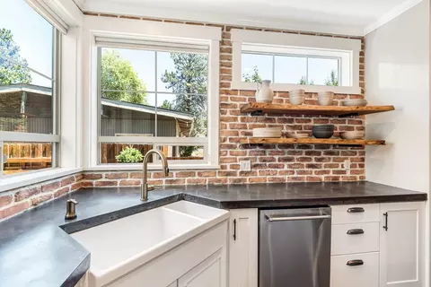 454 NE Burnside Ave, Bend, OR 97701 photo 12
