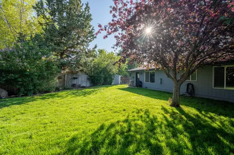 61875 Avonlea Cir, Bend, OR 97702 photo 45
