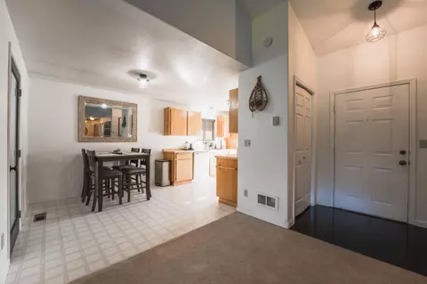 61875 Avonlea Cir, Bend, OR 97702 photo 14