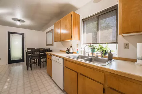 61875 Avonlea Cir, Bend, OR 97702 photo 21