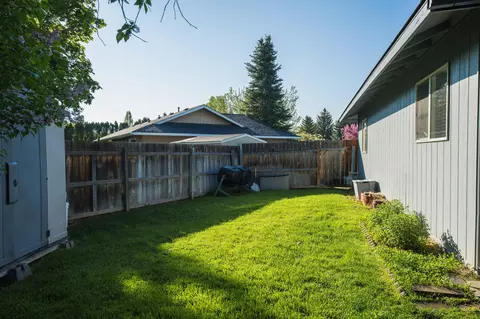 61875 Avonlea Cir, Bend, OR 97702 photo 40