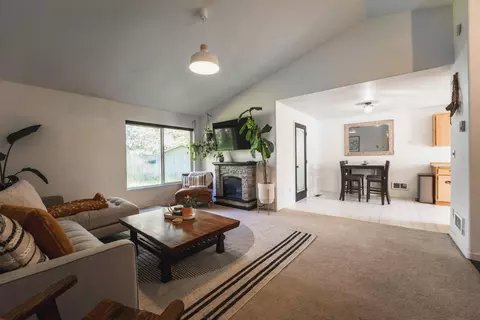 61875 Avonlea Cir, Bend, OR 97702 photo 13