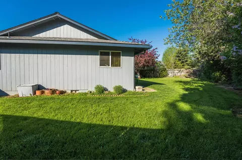 61875 Avonlea Cir, Bend, OR 97702 photo 41