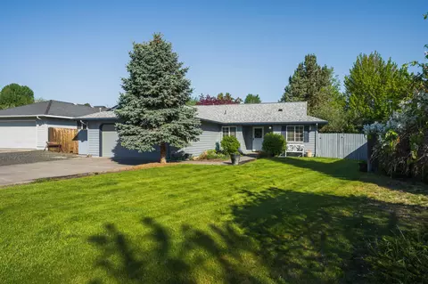 61875 Avonlea Cir, Bend, OR 97702 photo 4