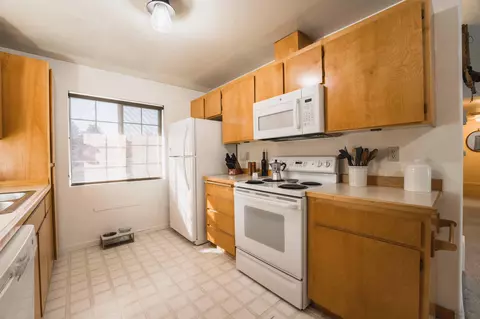 61875 Avonlea Cir, Bend, OR 97702 photo 19