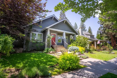 311 NW 16th St, Bend, OR 97703 photo 2