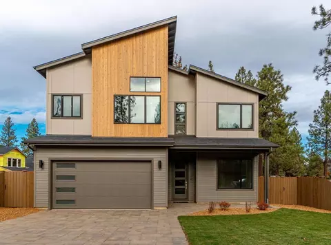 19724 Hollygrape St, Bend, OR 97702