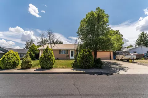 3456 SW Reindeer Ave, Redmond, OR 97756