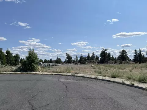 4625 SW 21st St, Redmond, OR 97756