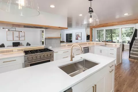 17820 Alpine Ln, Sunriver, OR 97707
