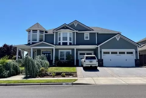 566 Grey Hawk Way, Central Point, OR 97502