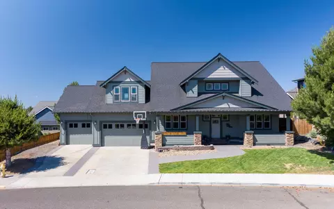 3649 SW 36th Pl, Redmond, OR 97756