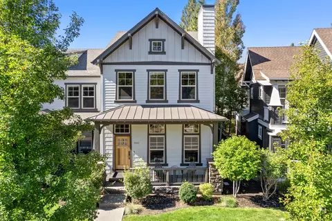 2641 NW Crossing Dr, Bend, OR 97701