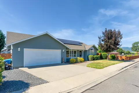 1396 Barney Fife Blvd, Grants Pass, OR 97527