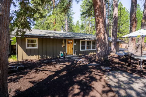 19250 Sioux Ln, Bend, OR 97702