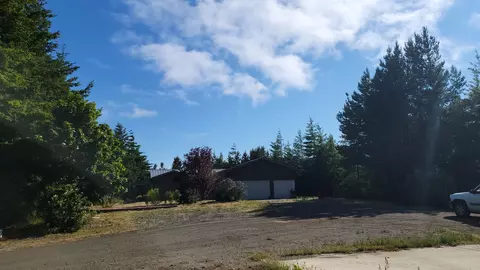 89358 Cranberry Ln, Bandon, OR 97411