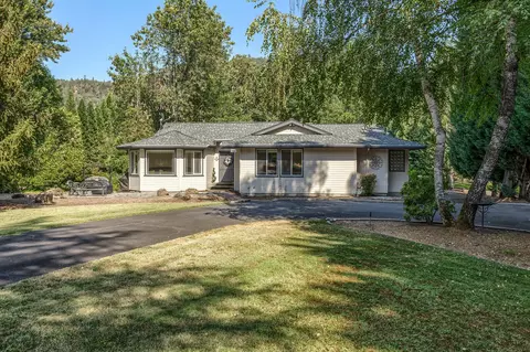 359 Rene Dr, Shady Cove, OR 97539