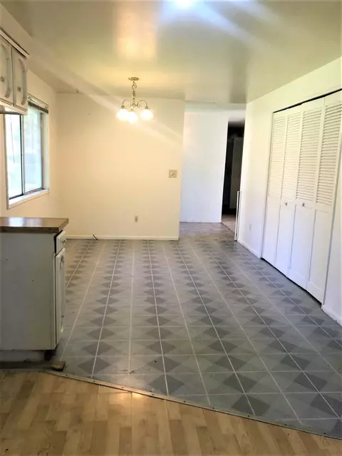 748 NE 9th St, Bend, OR 97701 photo 8