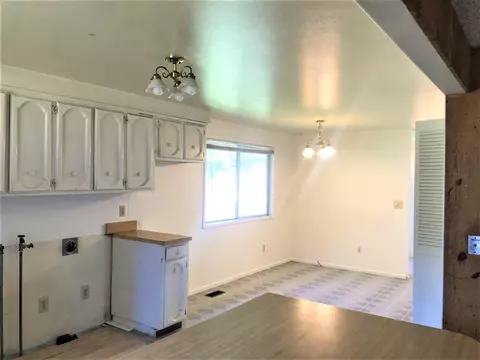 748 NE 9th St, Bend, OR 97701 photo 14