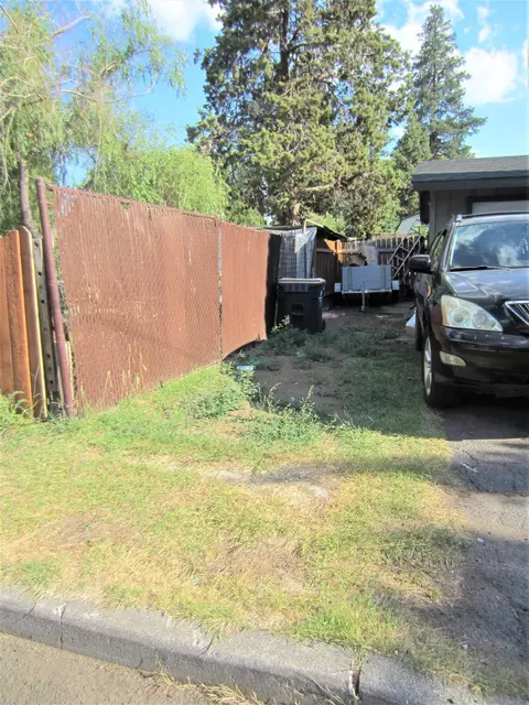 748 NE 9th St, Bend, OR 97701 photo 5
