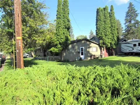 748 NE 9th St, Bend, OR 97701 photo 4