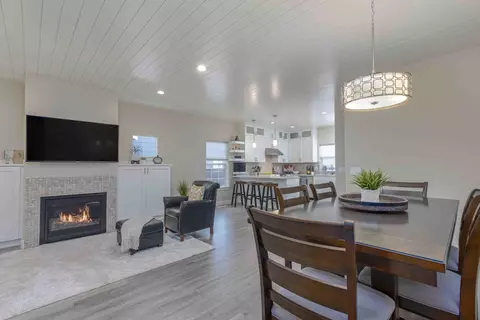 21341 Oakview Dr, Bend, OR 97701 photo 4