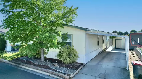 2552 Thorn Oak Dr #SPC 48, Medford, OR 97501