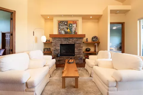 606 NW Powell Butte Loop, Bend, OR 97703 photo 12