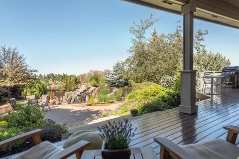 606 NW Powell Butte Loop, Bend, OR 97703 photo 2