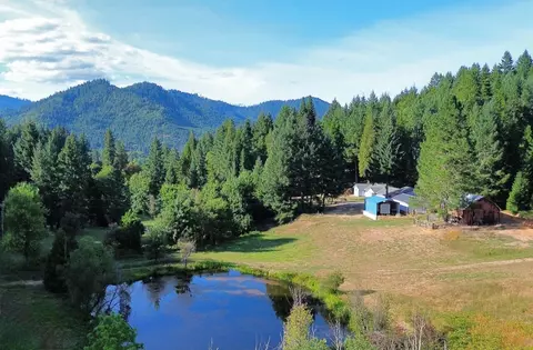 348 Marshall St, Glendale, OR 97442