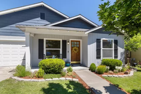 21370 Pecoraro Loop, Bend, OR 97701