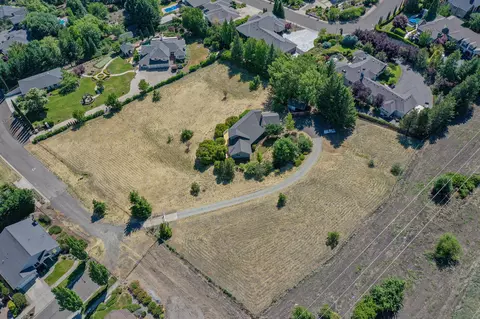 1683 Highcrest Dr, Medford, OR 97504