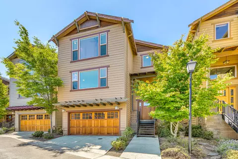 456 Park Ridge Pl, Ashland, OR 97520