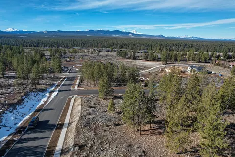 62444-50 NW Woodsman Loop, Bend, OR 97703 photo 6