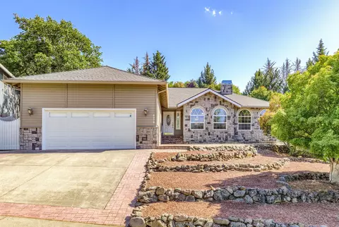 4376 Innsbruck Rdg, Medford, OR 97504