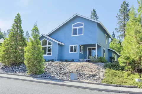 227 Sapphire Ct, Grants Pass, OR 97527
