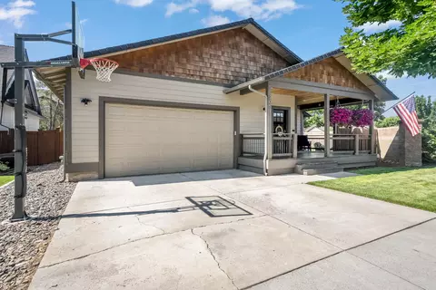 20571 NE Sierra Dr, Bend, OR 97701