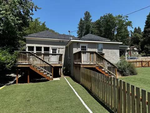 594 Estremado St, Gold Hill, OR 97525
