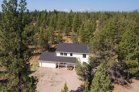 69353 Hinkle Butte Dr, Sisters, OR 97759