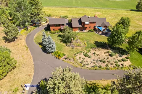 18740 Ridgecrest Rd, Bend, OR 97703 photo 2