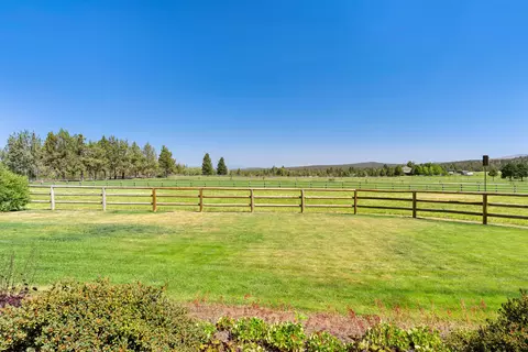 18740 Ridgecrest Rd, Bend, OR 97703 photo 10