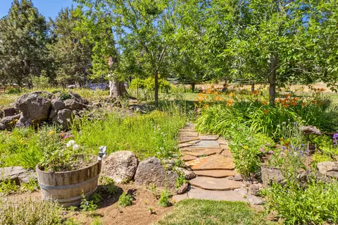 18740 Ridgecrest Rd, Bend, OR 97703 photo 40