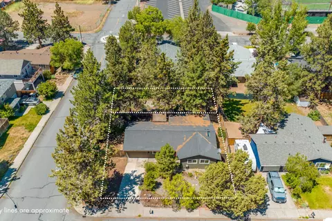 751 SE Douglas St, Bend, OR 97702 photo 1