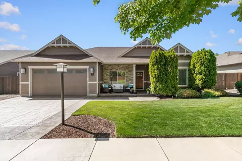 2867 Strasburg St, Medford, OR 97504