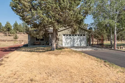 2350 NW Rimrock Loop, Redmond, OR 97756